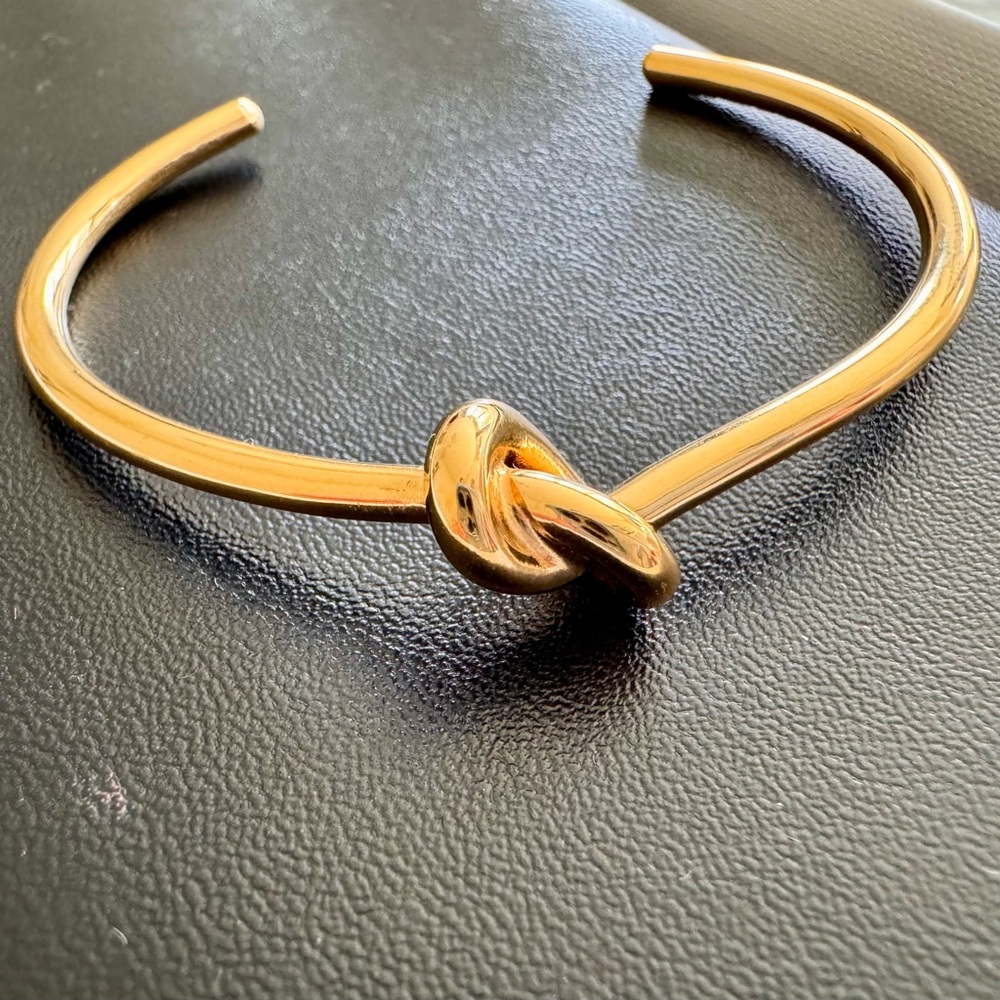 Celine Extra-Thin Knot Bracelet - Picture 4 of 11
